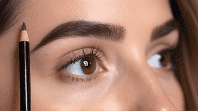 Brow Gel vs. Pencil: Choosing the Right Product for Your Eyebrow Needs
